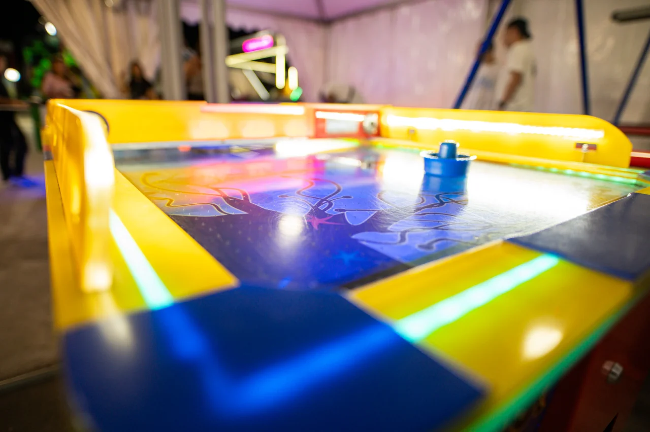 air-hockey gallery image slide 2