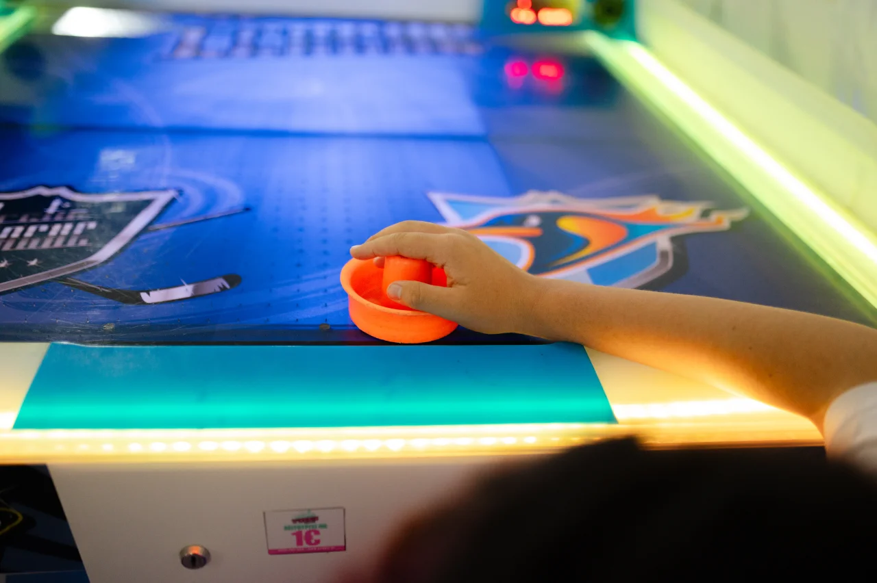air-hockey gallery image slide 6