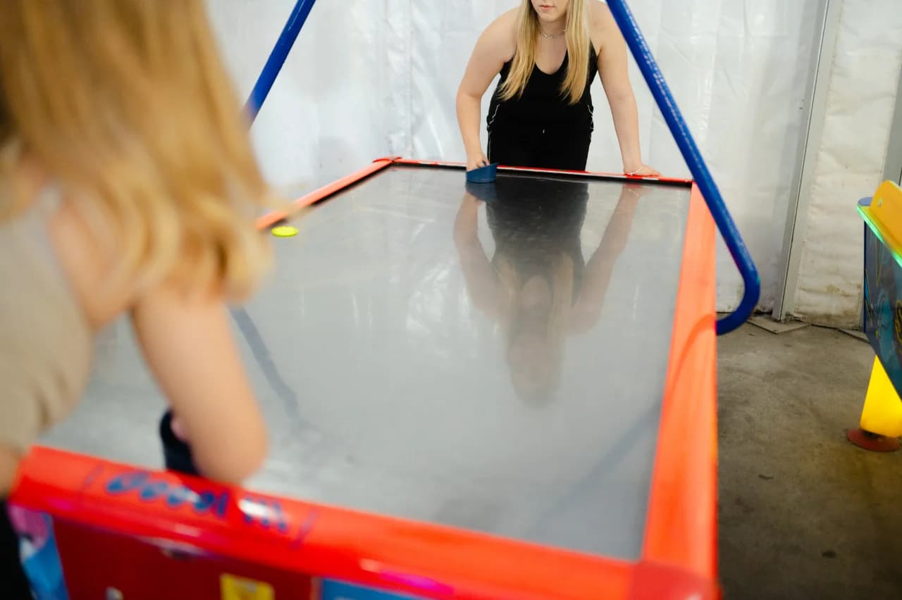 air-hockey gallery image slide 5